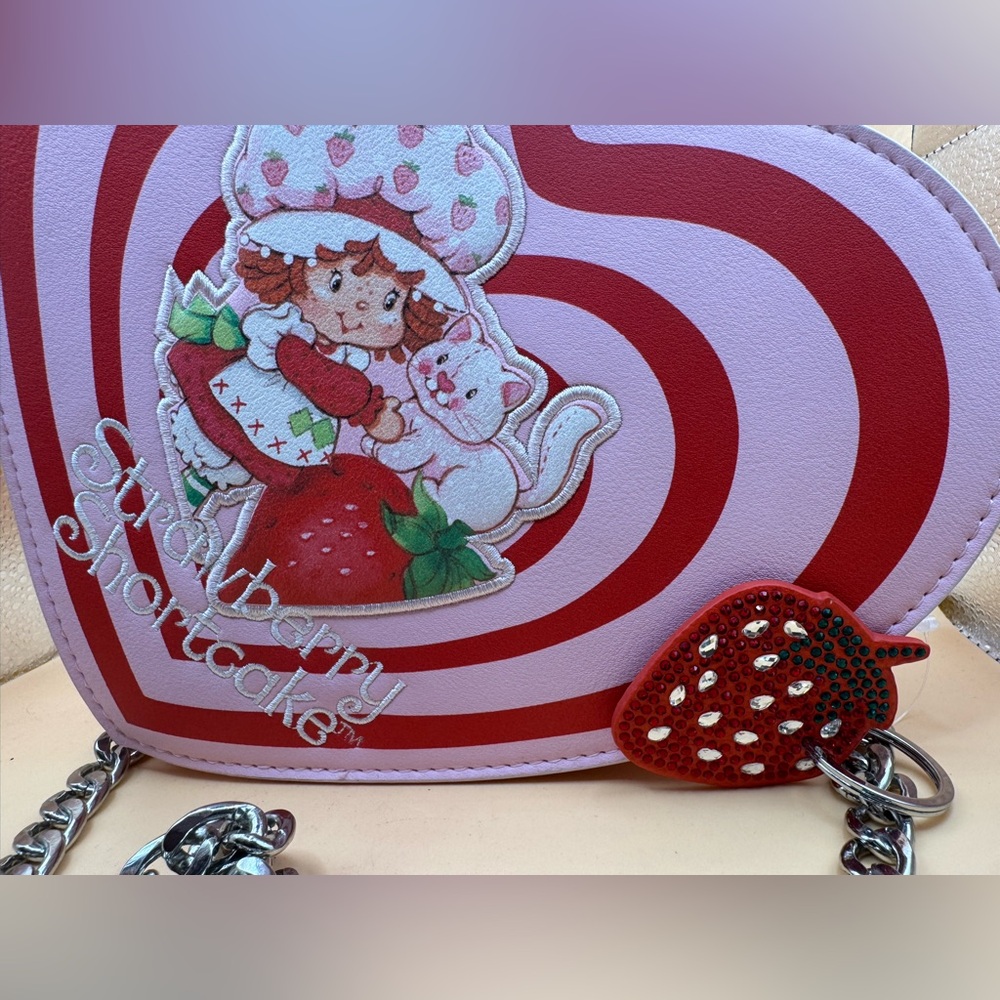 Skinny dip strawberry shortcake heart and chain shoulder purse/ bag - Picture 3 of 16